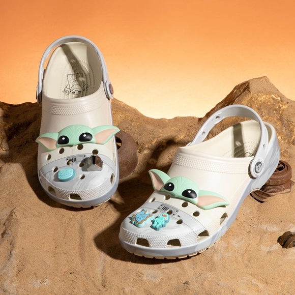 Crocs x Star Wars Men’s Classic Clogs - Picture 2 of 5